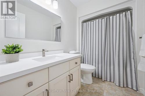 273 Carrington Drive, Guelph (Kortright West), ON - Indoor Photo Showing Bathroom