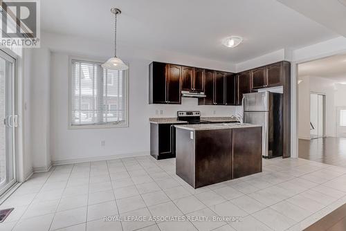 25 Gallagher Crescent, New Tecumseth, ON - Indoor Photo Showing Kitchen