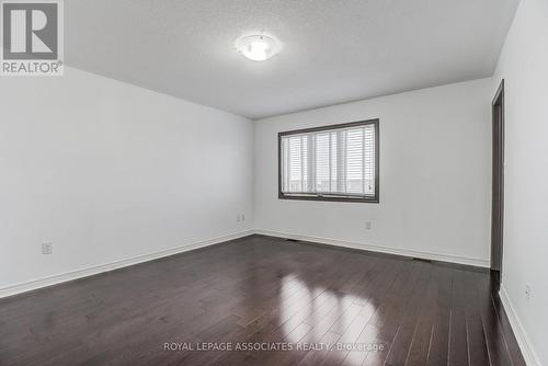 25 Gallagher Crescent, New Tecumseth, ON - Indoor Photo Showing Other Room