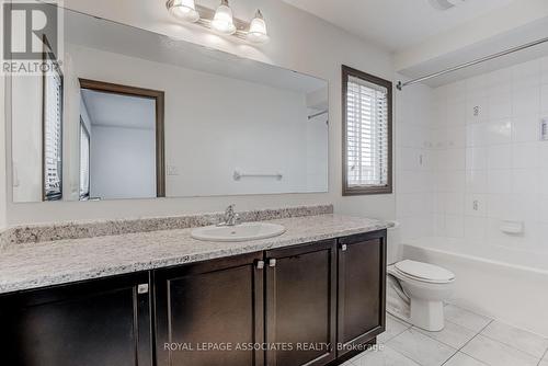 25 Gallagher Crescent, New Tecumseth, ON - Indoor Photo Showing Bathroom