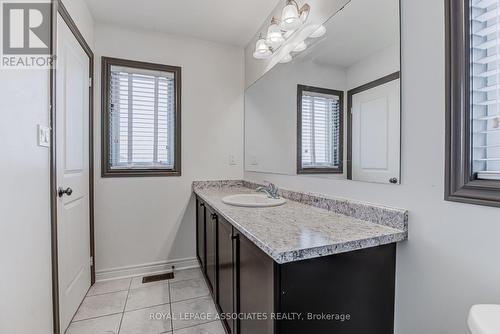 25 Gallagher Crescent, New Tecumseth, ON - Indoor Photo Showing Bathroom