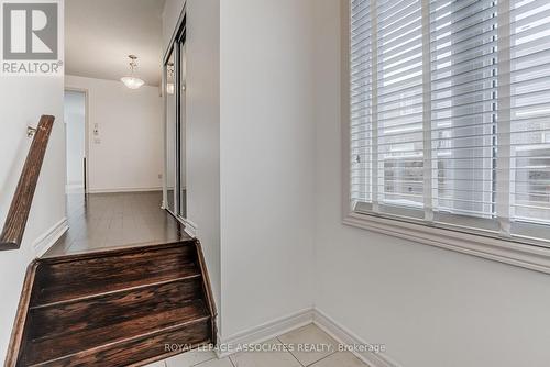 25 Gallagher Crescent, New Tecumseth, ON - Indoor Photo Showing Other Room