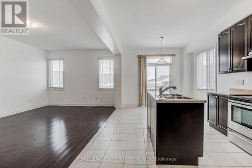 25 Gallagher Crescent, New Tecumseth, ON - Indoor Photo Showing Kitchen With Double Sink