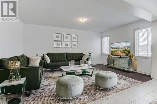 25 Gallagher Crescent, New Tecumseth, ON - Indoor Photo Showing Living Room