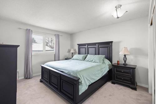 939 Dale Boulevard, Winnipeg, MB - Indoor Photo Showing Bedroom