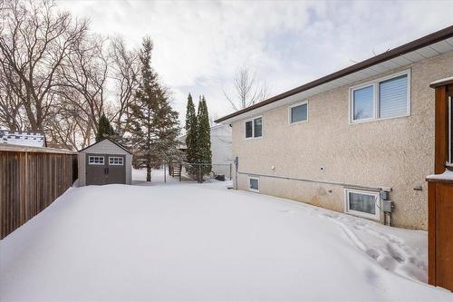 939 Dale Boulevard, Winnipeg, MB - Outdoor With Exterior