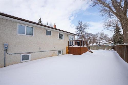 939 Dale Boulevard, Winnipeg, MB - Outdoor With Deck Patio Veranda With Exterior