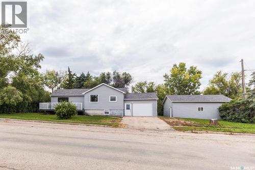 218 Bosworth Street, Kerrobert, SK - Outdoor