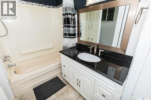 218 Bosworth Street, Kerrobert, SK - Indoor Photo Showing Bathroom