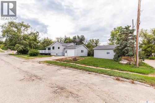 218 Bosworth Street, Kerrobert, SK - Outdoor