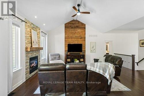 524 Osmond Daley Drive, Ottawa, ON - Indoor Photo Showing Living Room With Fireplace