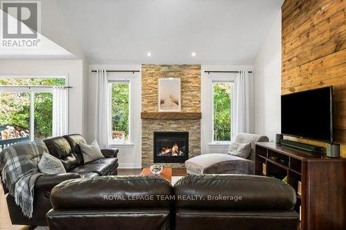 524 Osmond Daley Drive, Ottawa, ON - Indoor Photo Showing Living Room With Fireplace