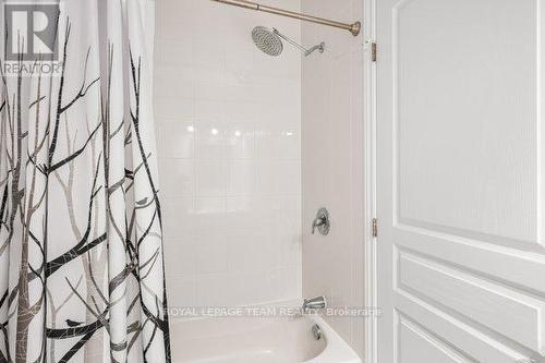 524 Osmond Daley Drive, Ottawa, ON - Indoor Photo Showing Bathroom