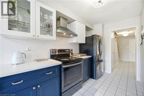 6945 Gracefield Drive, Mississauga, ON - Indoor Photo Showing Kitchen