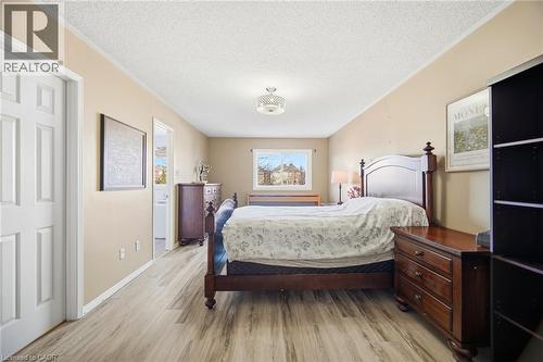 6945 Gracefield Drive, Mississauga, ON - Indoor Photo Showing Bedroom