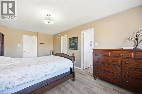 6945 Gracefield Drive, Mississauga, ON - Indoor Photo Showing Bedroom