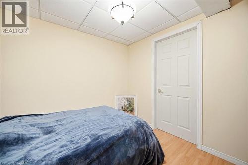 6945 Gracefield Drive, Mississauga, ON - Indoor Photo Showing Bedroom