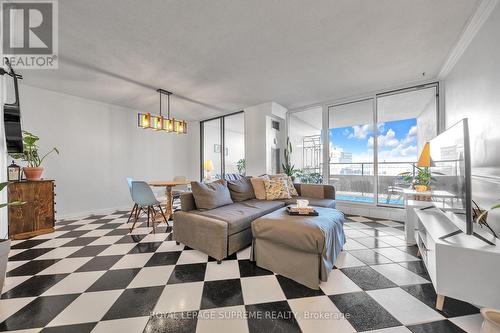 602 - 75 Emmett Avenue, Toronto, ON - Indoor Photo Showing Living Room