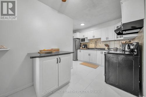 602 - 75 Emmett Avenue, Toronto, ON - Indoor Photo Showing Kitchen