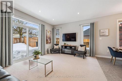 130 Snyder Avenue N, Woolwich, ON - Indoor Photo Showing Living Room