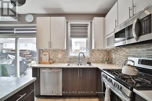 15 Mcallistar Drive, Hamilton, ON - Indoor Photo Showing Kitchen With Stainless Steel Kitchen With Double Sink With Upgraded Kitchen