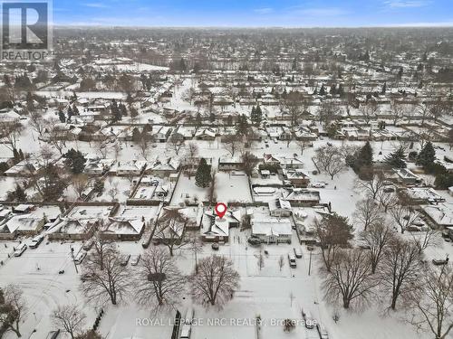 View of the neighbourhood - 6 Brookbanks Drive N, St. Catharines (Lakeport), ON - Outdoor With View