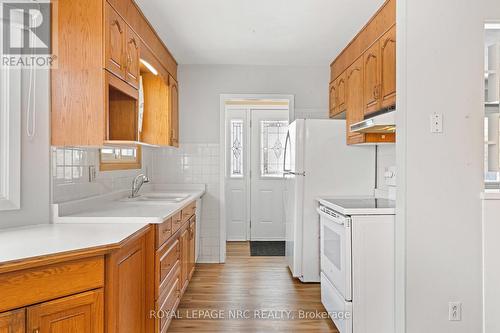Kitchen - 6 Brookbanks Drive N, St. Catharines (Lakeport), ON - Indoor Photo Showing Kitchen With Double Sink