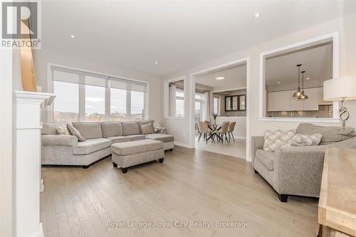 262 Dolman Street, Woolwich, ON - Indoor Photo Showing Living Room