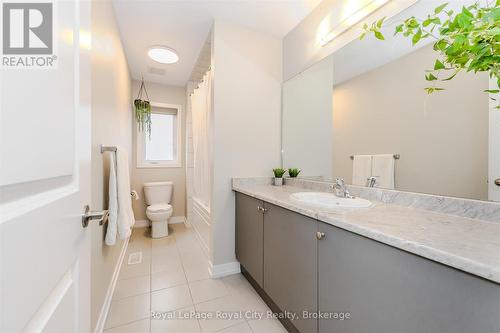 262 Dolman Street, Woolwich, ON - Indoor Photo Showing Bathroom