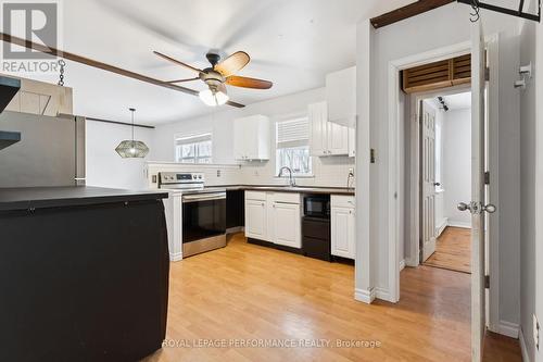 121 Elizabeth Street, Mississippi Mills, ON - Indoor Photo Showing Kitchen
