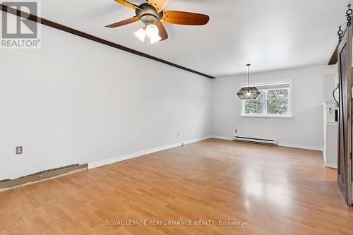 121 Elizabeth Street, Mississippi Mills, ON - Indoor Photo Showing Other Room