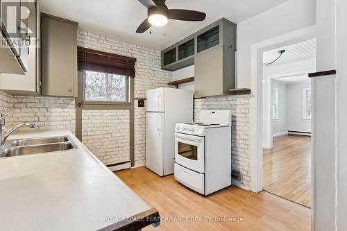 121 Elizabeth Street, Mississippi Mills, ON - Indoor Photo Showing Kitchen With Double Sink