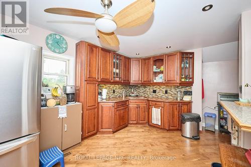 10266 Willodell Road, Niagara Falls (Lyons Creek), ON - Indoor Photo Showing Kitchen
