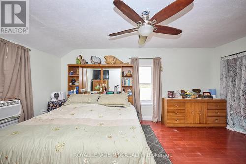 10266 Willodell Road, Niagara Falls (Lyons Creek), ON - Indoor Photo Showing Bedroom
