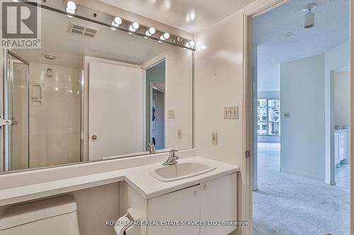 611 - 2269 Lake Shore Boulevard W, Toronto, ON - Indoor Photo Showing Bathroom