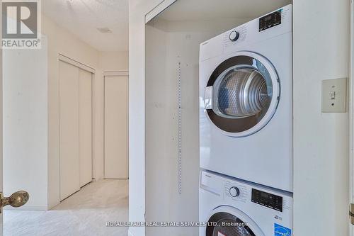 611 - 2269 Lake Shore Boulevard W, Toronto, ON - Indoor Photo Showing Laundry Room