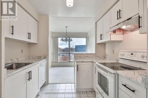 611 - 2269 Lake Shore Boulevard W, Toronto, ON - Indoor Photo Showing Kitchen