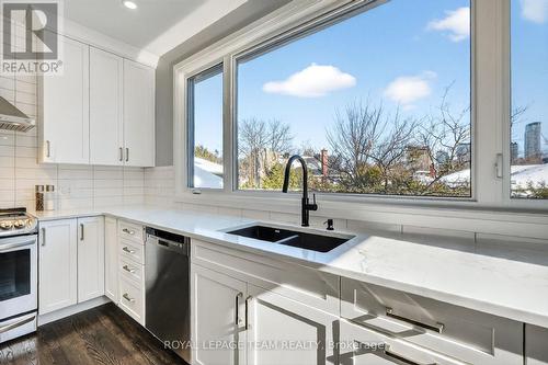 307 Fairmont Avenue, Ottawa, ON - Indoor Photo Showing Kitchen With Double Sink