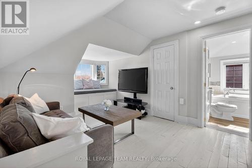 307 Fairmont Avenue, Ottawa, ON - Indoor