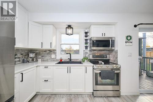 2455 Coral Avenue, Fort Erie (Stevensville), ON - Indoor Photo Showing Kitchen With Double Sink