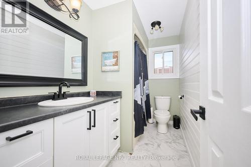 2455 Coral Avenue, Fort Erie (Stevensville), ON - Indoor Photo Showing Bathroom