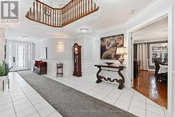 Centre Hall w/Double-Height Open-to-Above Design - 