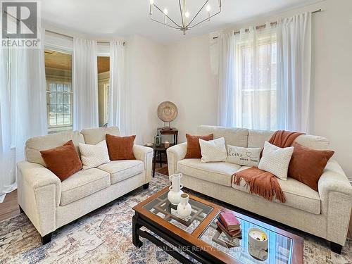 52 West Front Street, Stirling-Rawdon (Stirling Ward), ON - Indoor Photo Showing Living Room