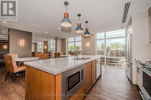 1212 - 460 Dundas Street, Hamilton, ON - Indoor Photo Showing Kitchen With Upgraded Kitchen