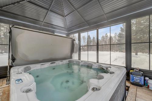 Spa - 2 Imp. Des Labours, Stoneham-Et-Tewkesbury, QC -  Photo Showing Other Room