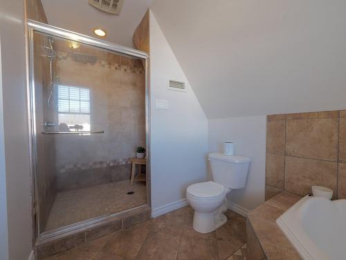Salle de bains attenante à la CCP - 255 Rue Des Fuchsias, Trois-Rivières, QC - Indoor Photo Showing Bathroom
