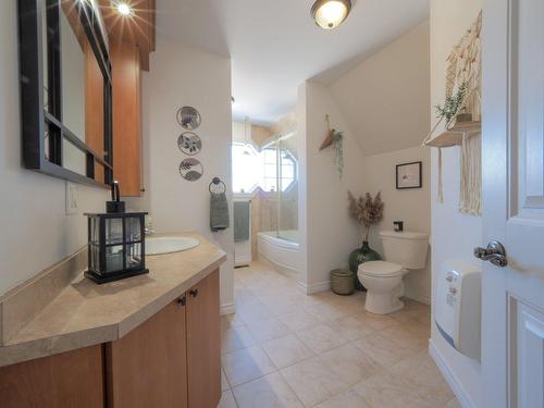 Salle de bains - 255 Rue Des Fuchsias, Trois-Rivières, QC - Indoor Photo Showing Bathroom