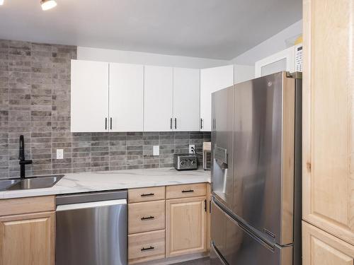 50 567 Edison Road, Thunder Bay, ON - Indoor Photo Showing Kitchen With Upgraded Kitchen