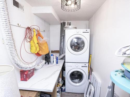 50 567 Edison Road, Thunder Bay, ON - Indoor Photo Showing Laundry Room