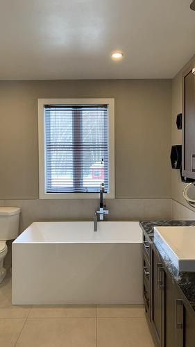 Salle de bains - 643 Rue Des Éperviers, Saint-Lambert-De-Lauzon, QC - Indoor Photo Showing Bathroom